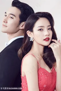 背靠背的亲密情侣图片素材 背靠背的亲密情侣图片素材