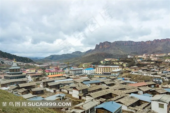 甘南郎木寺小镇格尔底寺院全景
