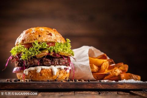 汉堡包和炸薯条图片