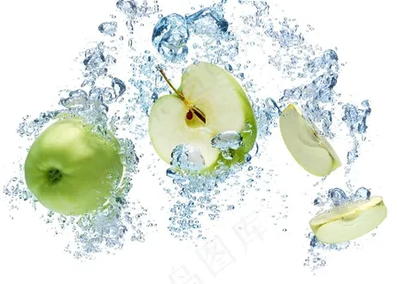 溅起水花和气泡的青苹果 溅起水花和气泡的青苹果