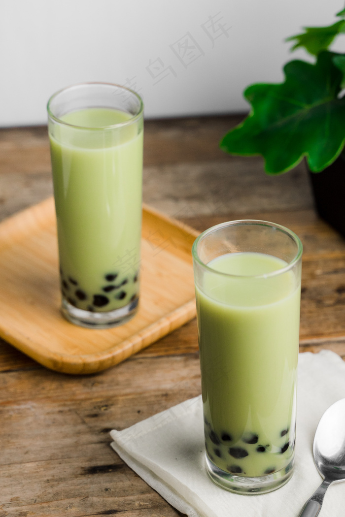 清爽夏季果汁饮品摄影照片