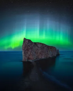 绿色极光壁纸图片