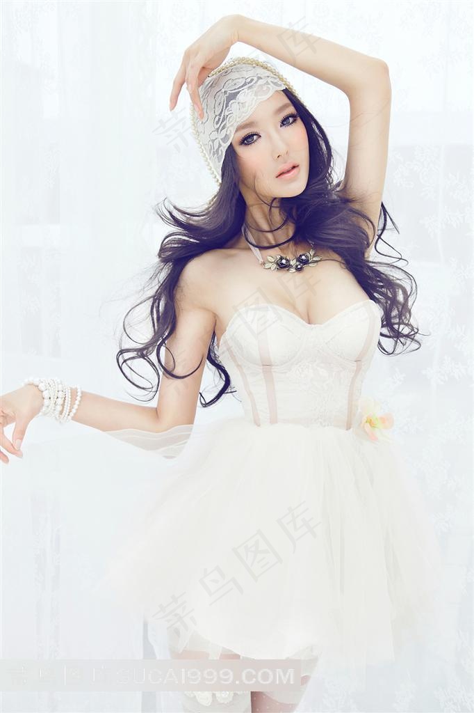 穿婚纱的性感美女模特摄影高清图片