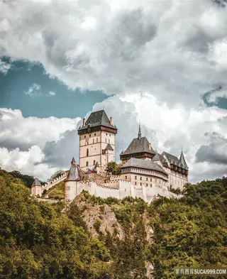 高山悬崖边的城堡图片