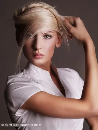 高清个性金发美女图片下载