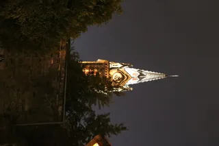 夜晚鼓楼钟塔图