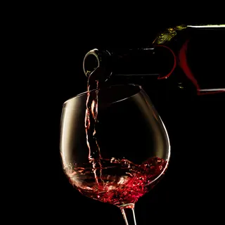 高清倒红酒图片素材 高清倒红酒图片素材