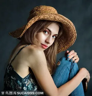 戴帽子欧美美女图片 戴帽子欧美美女图片