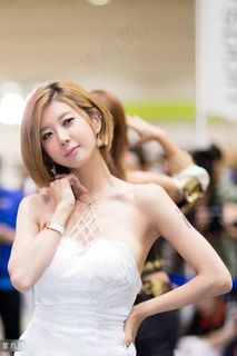 车展上的韩国*性感美女许允美素人照