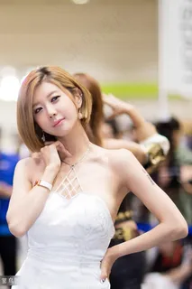 车展上的韩国*性感美女许允美素人照