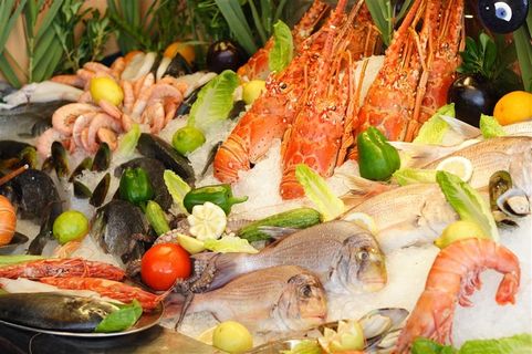 冰块上的各式各样海鲜高清摄影图