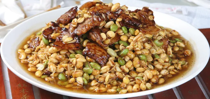 豆嘴炒五花肉 10元