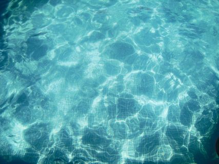 蓝色海水背景图片