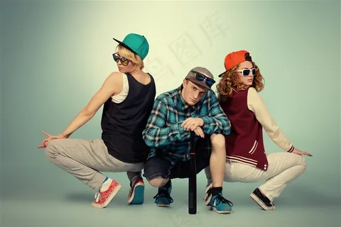 国个戴帽子的国外朋友