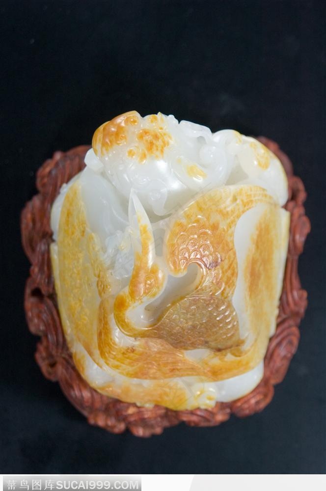 传统工艺-褐色的仙鹤玉器