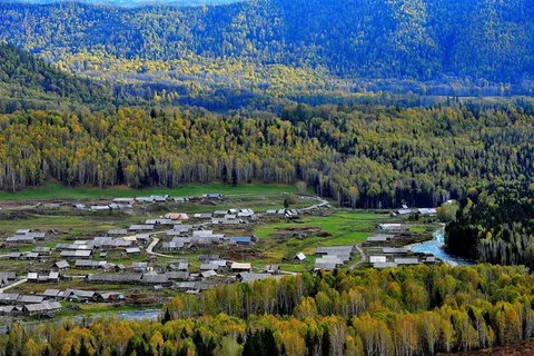 美丽的禾木乡风景摄影图片