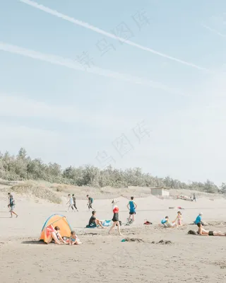 夏日海边沙滩风景图片