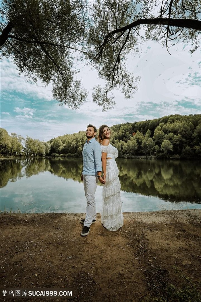 唯美湖光山色风光欧美情侣图片