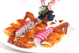 港式片皮鸡    88元一只（单独放一页）