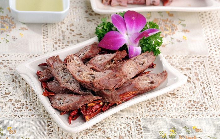 美食卤鸭脖