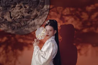 城墙外古装美女图片