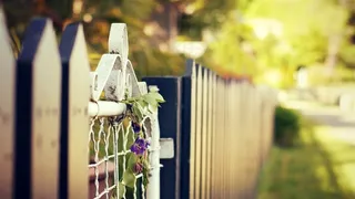 栅栏花园婚纱摄影背景大图高清