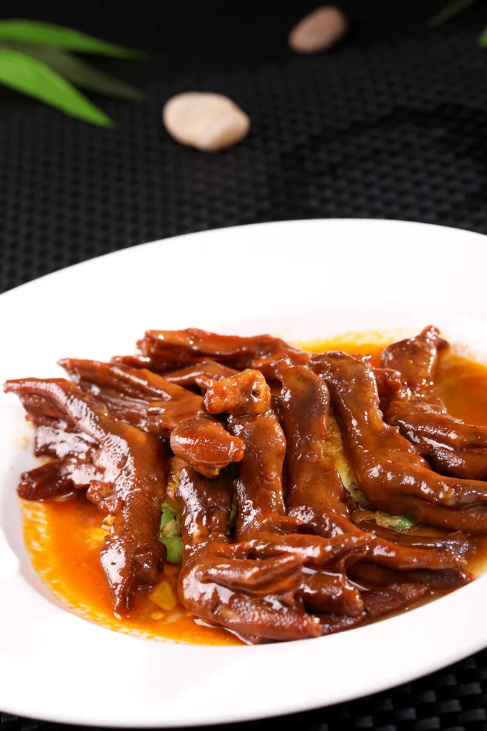 R00090鲜汁菇烧鸭掌 (6)