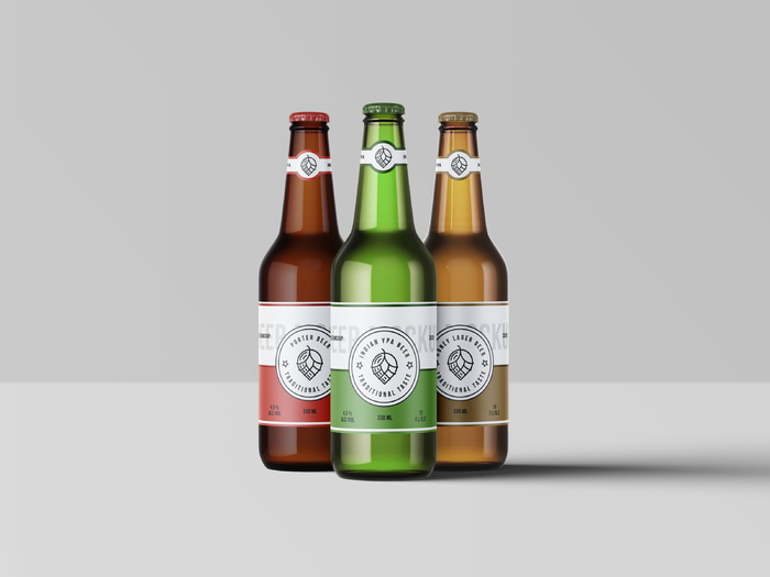 饮品包装瓶三个酒瓶Beer Bottles PSD Mockup