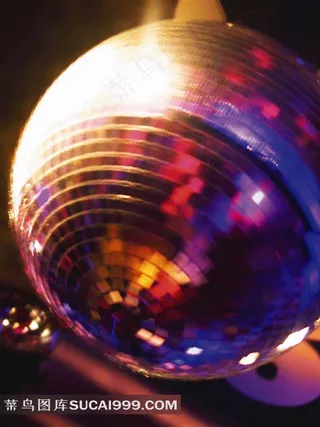 也总店旋转的射灯装饰