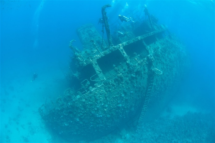 海底沉船景色