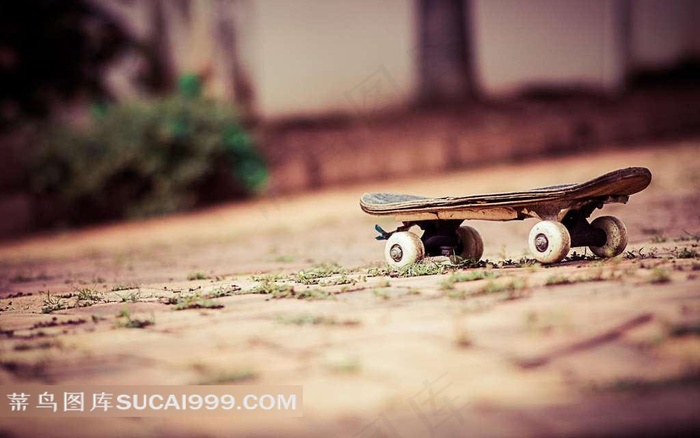 梦幻背景下的滑板车