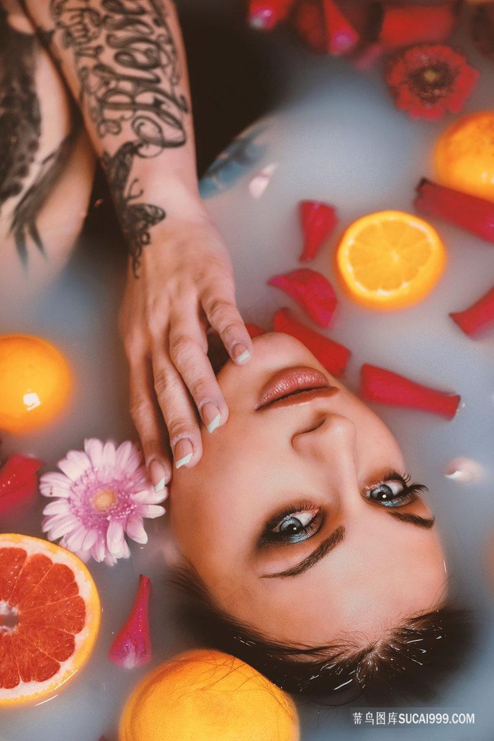 牛奶浴美女*摄影