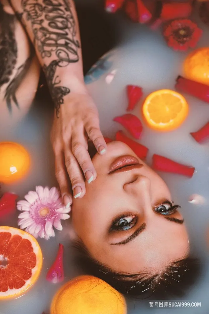 牛奶浴美女*摄影