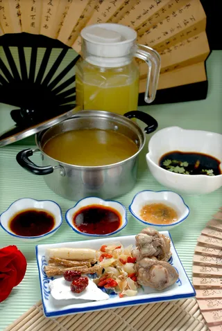 火锅麻辣烫锅底川菜女士回春锅