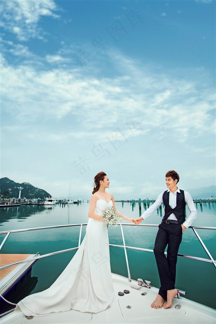 时尚恋人婚纱港口外拍写真