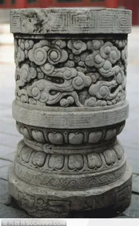 中华石雕柱纹-精美的祥云花纹