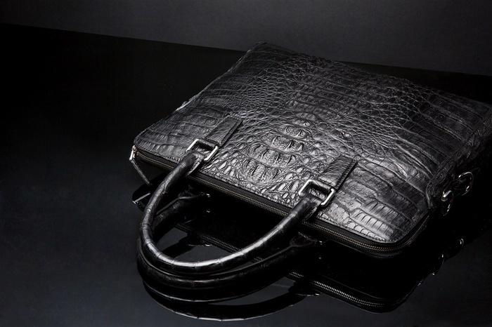 黑色高端皮包素材欣赏