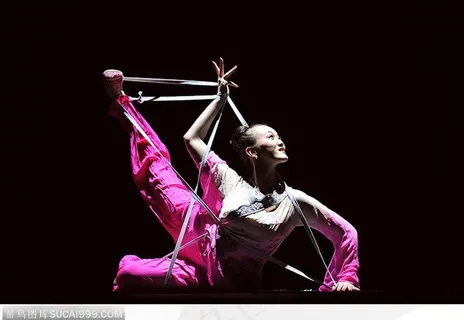 舞台上跳舞的人-3