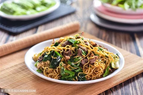 牛肉蛋炒面图片 牛肉蛋炒面图片