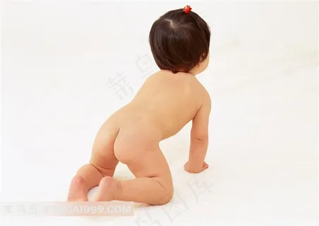 爬行的宝宝