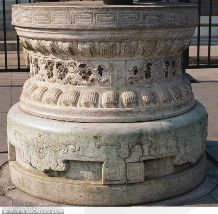 中华石雕柱纹-夕阳下漂亮的植物花纹