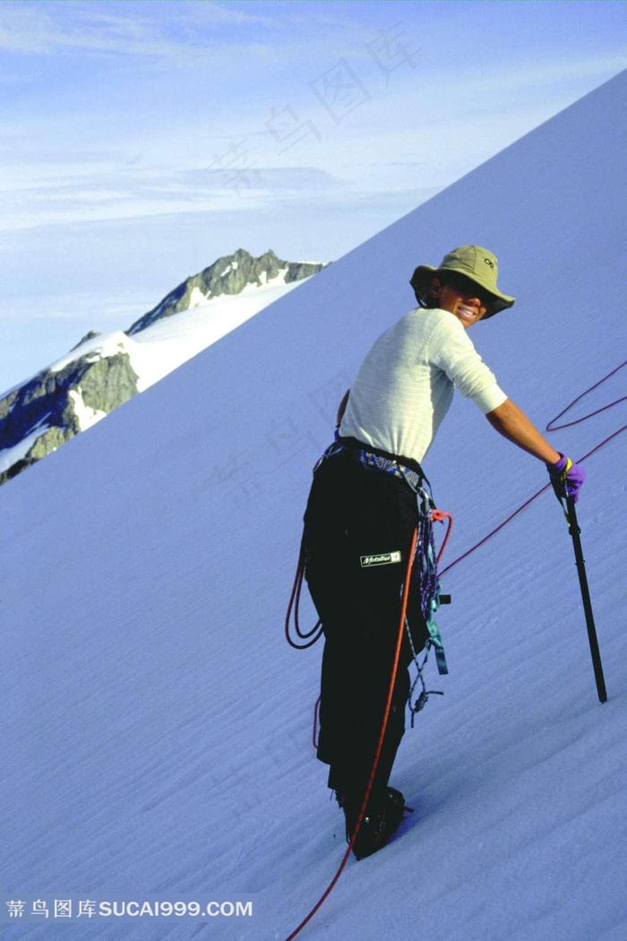 攀爬山峰的攀爬者