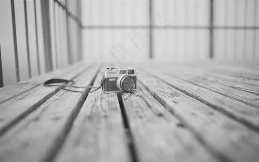 木板上的照相机