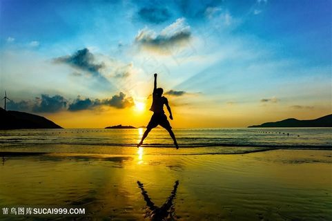 海边跳跃的人户外运动高清图片