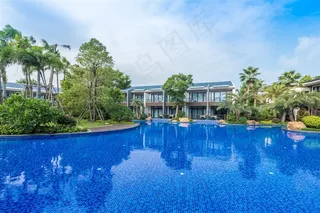 度假区豪华泳池图片