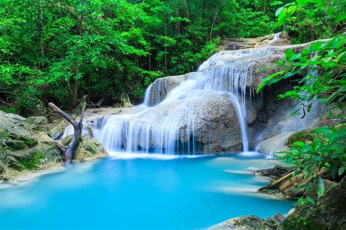 高清山水小溪瀑布风景图片