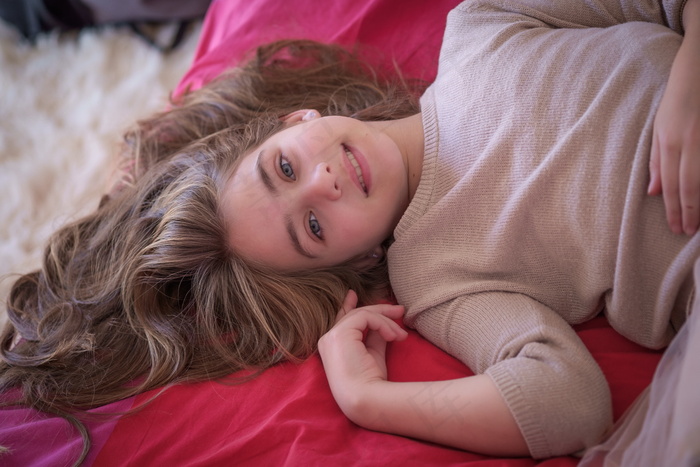 俄罗斯年轻美女图片