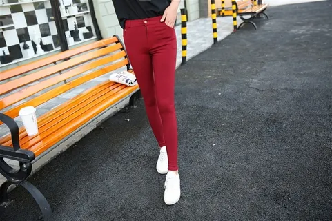 紧身裤女模特写真大图 紧身裤女模特写真大图