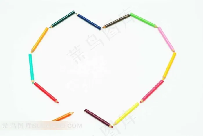 彩铅构成的心形