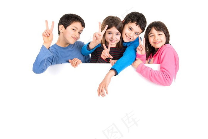 拿着白板微笑的儿童